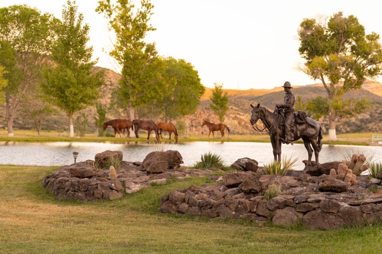 Cibolo Creek Ranch & Resort Marfa Ngoại thất bức ảnh